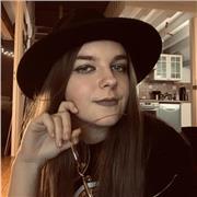 Étudiante pour cours d’histoire fun et ludique !
